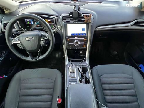 Ford Fusion 2017 - фото 30