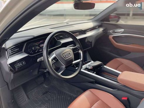 Audi E-Tron 2021 - фото 17