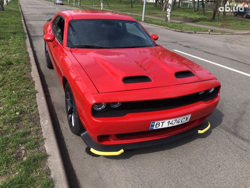 Dodge Challenger 2019 красный - фото 9