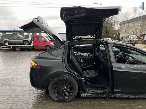 Tesla Model X 2017 - фото 12