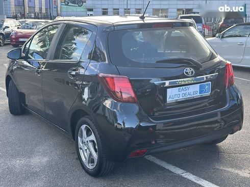 Toyota Yaris 2015 - фото 7