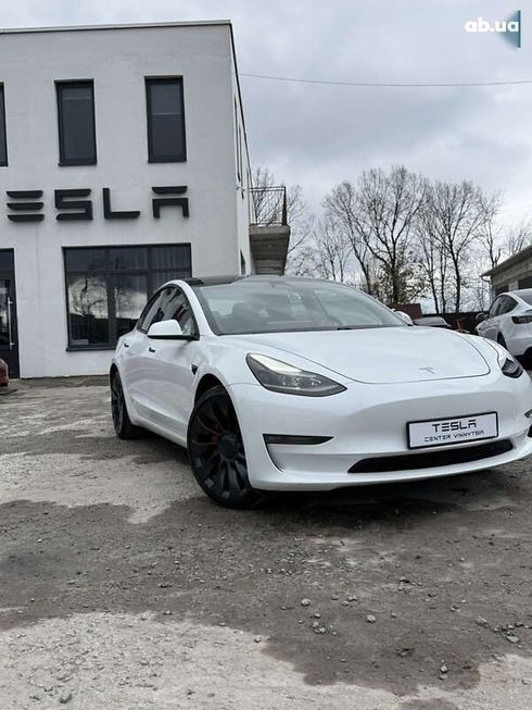 Tesla Model 3 2022 - фото 7