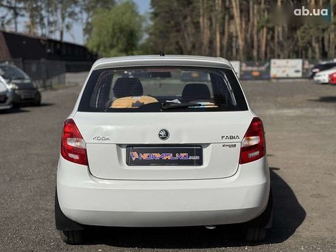 Skoda Fabia 2013 - фото 5