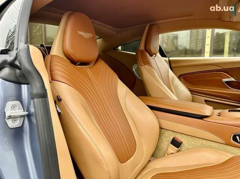 Aston Martin DB11 2017 - фото 27