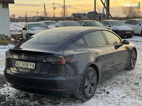 Tesla Model 3 2022 - фото 8