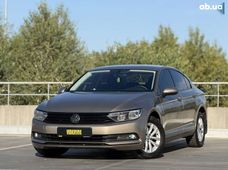 Продаж вживаних Volkswagen Passat 2016 року в Києві - купити на Автобазарі
