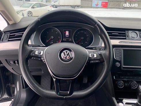 Volkswagen Passat 2015 серый - фото 15