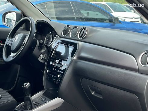 Suzuki Vitara 2019 серый - фото 8