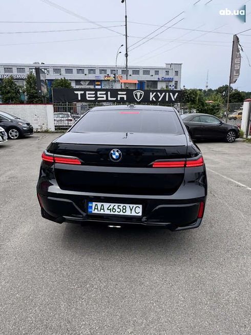 BMW i7 2023 - фото 8