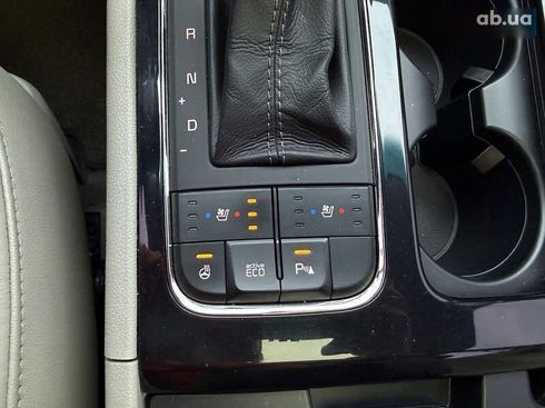 Kia Carnival 2016 - фото 26