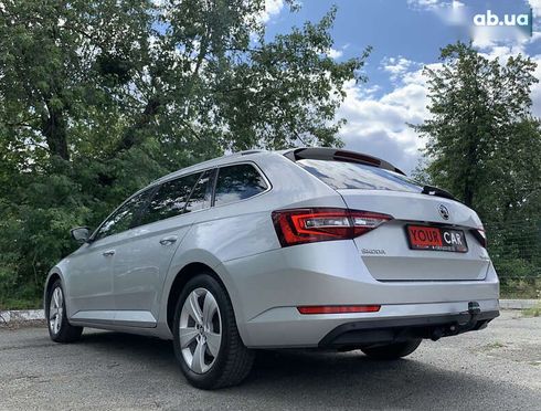 Skoda Superb 2016 - фото 18