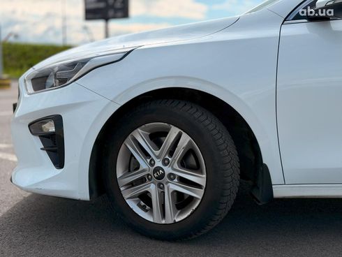 Kia Cee'd 2019 белый - фото 6