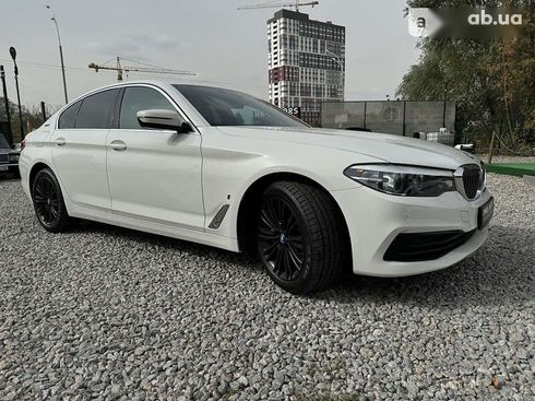 BMW 5 серия 2018 - фото 6