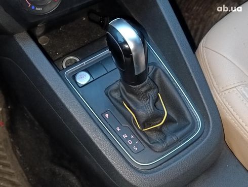 Volkswagen Jetta 2014 бежевый - фото 28