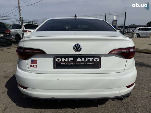 Volkswagen Jetta 2019 - фото 8