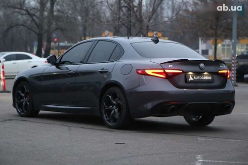 Alfa Romeo Giulia 2017 - фото 5