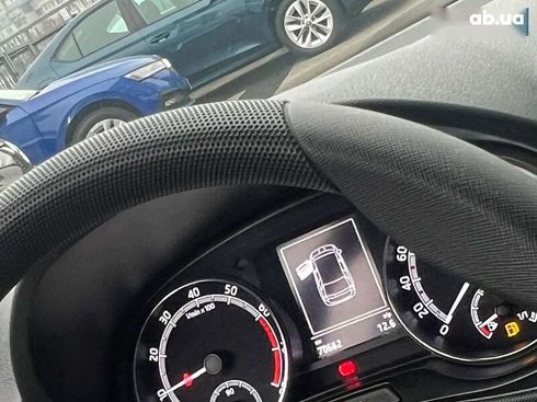 Skoda Fabia 2021 - фото 26