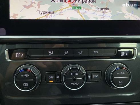 Volkswagen e-Golf 2020 - фото 22