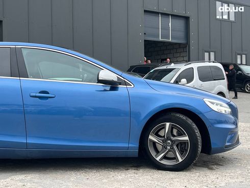 Volvo V40 2017 синий - фото 13