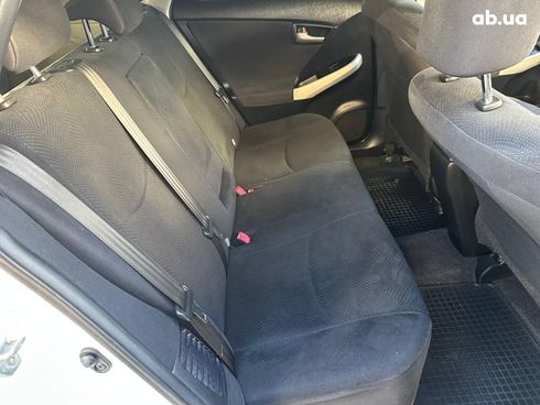 Toyota Prius 2014 белый - фото 13