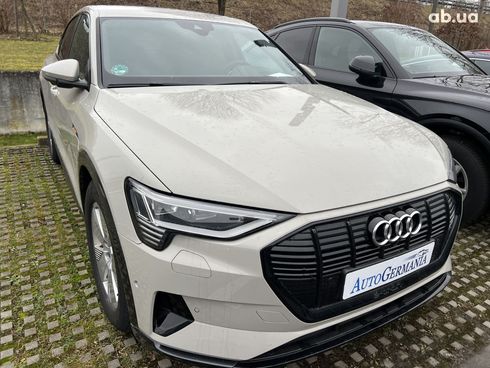 Audi E-Tron 2022 - фото 10