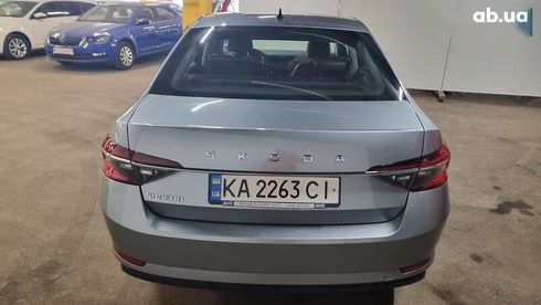 Skoda Superb 2021 - фото 19