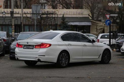 BMW 5 серия 2017 - фото 6