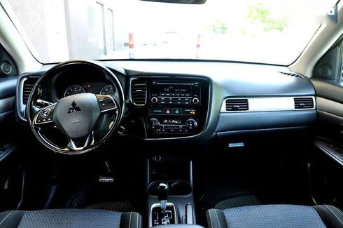 Mitsubishi Outlander 2016 - фото 26