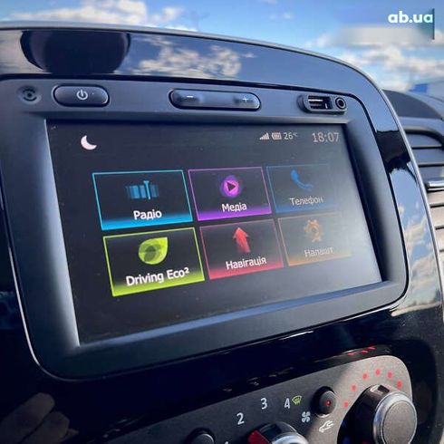 Renault Trafic 2019 - фото 26