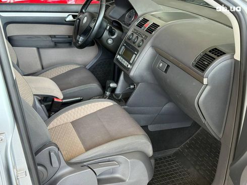 Volkswagen Touran 2008 серый - фото 18