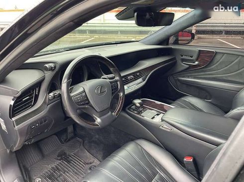Lexus LS 2018 - фото 18