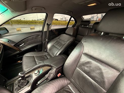 BMW 5 серия 2005 серый - фото 19
