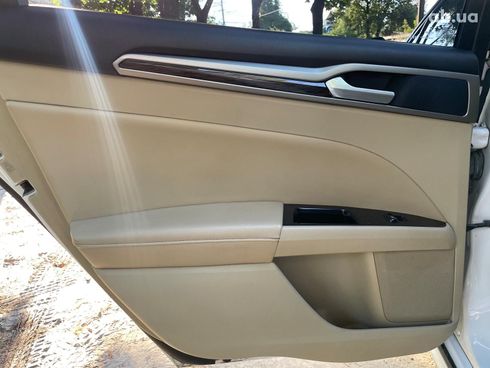 Ford Fusion 2015 белый - фото 17