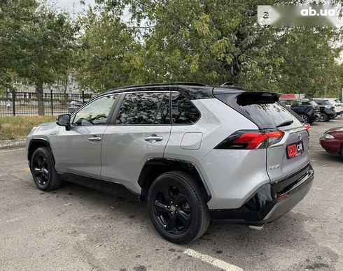 Toyota RAV4 2020 - фото 19