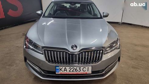 Skoda Superb 2021 - фото 6