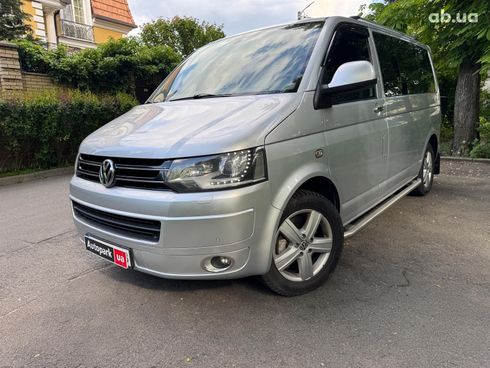 Volkswagen Multivan 2012 серый - фото 2