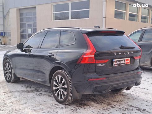 Volvo XC60 2023 черный - фото 5
