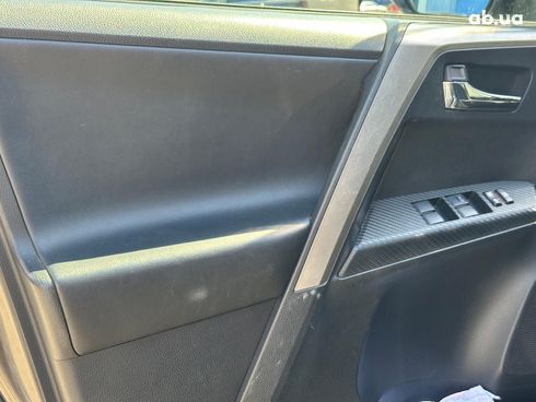 Toyota RAV4 2014 коричневый - фото 9