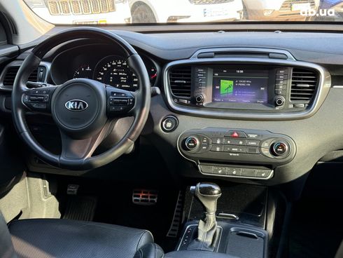 Kia Sorento 2015 серый - фото 38