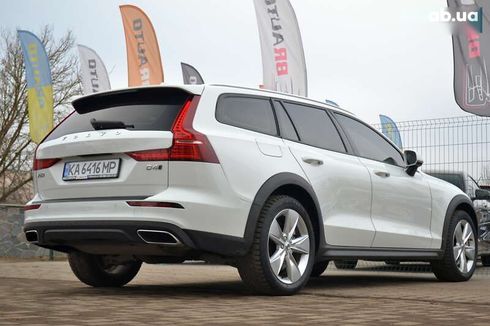 Volvo V60 Cross Country 2019 - фото 15