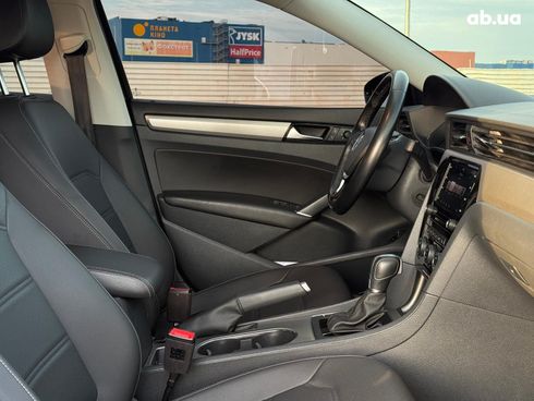 Volkswagen Passat 2019 черный - фото 16