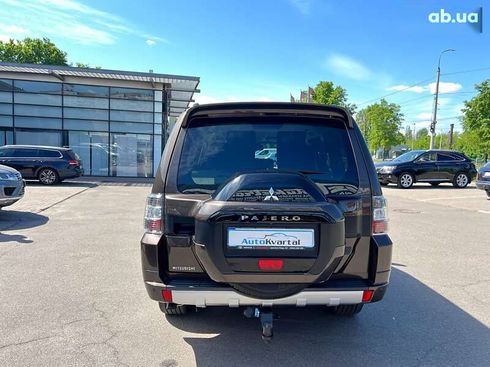 Mitsubishi Pajero Wagon 2018 - фото 7