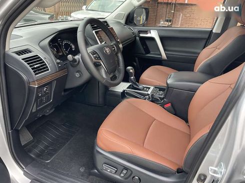 Toyota Land Cruiser Prado 2021 - фото 2