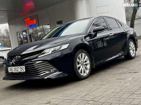 Toyota Camry 2020 - фото 2