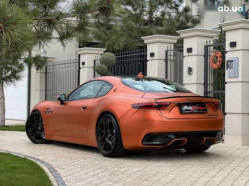 Maserati GranTurismo 2024 - фото 10