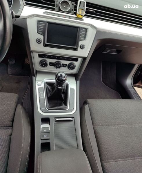 Volkswagen Passat 2016 черный - фото 13