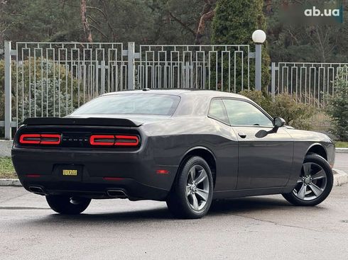 Dodge Challenger 2020 - фото 27