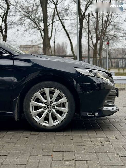 Toyota Camry 2020 - фото 13