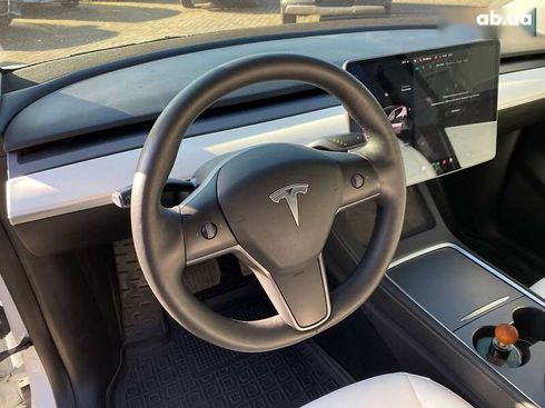 Tesla Model Y 2021 - фото 12