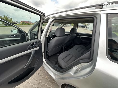 Skoda Octavia 2005 серебристый - фото 9